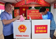 越南国会和各级人民议会代表选举：多个海上执勤单位提前投票